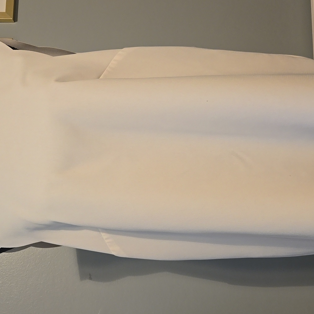 Worthington White Sleeveless Top